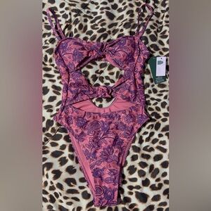 ✨Wild Fable Extra High-Leg & Extra Cheeky Bathing-Suit✨